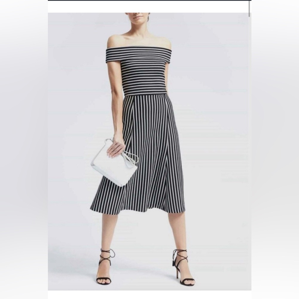 Banana Republic Navy Blue and White Midi A-Line dress